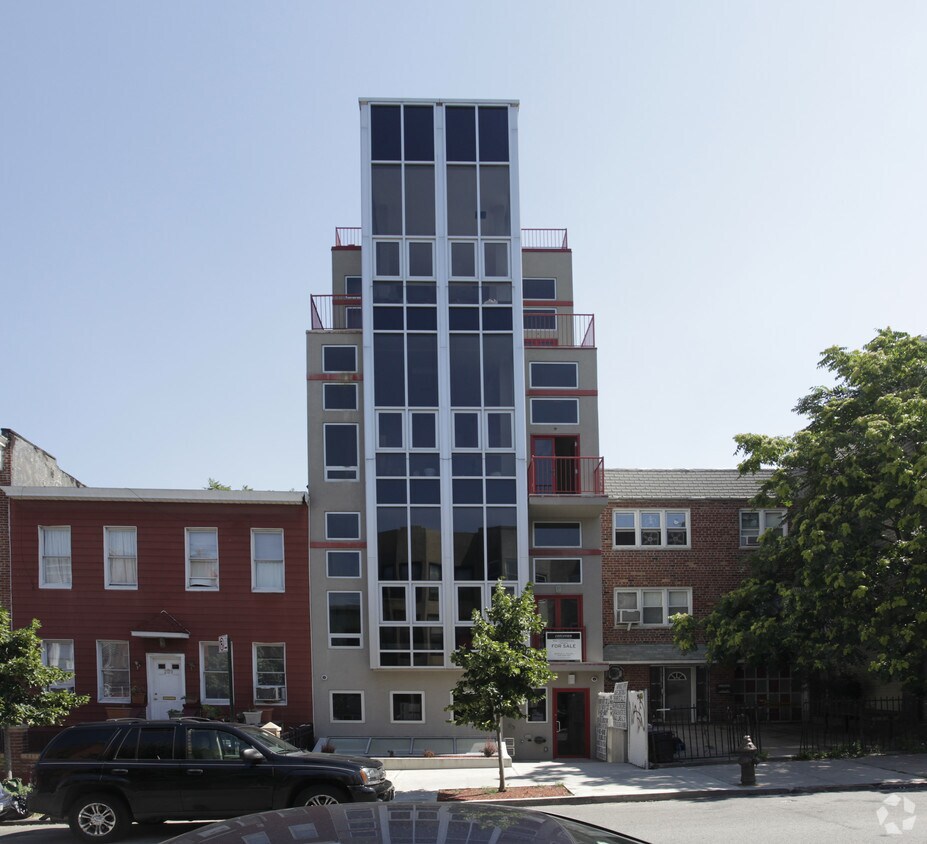 Building Photo - 211 23rd St
