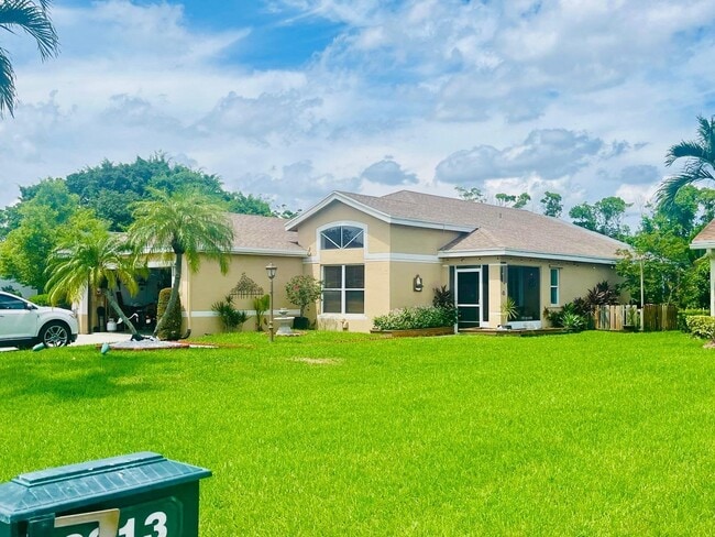Building Photo - 6817 Barnwell Dr