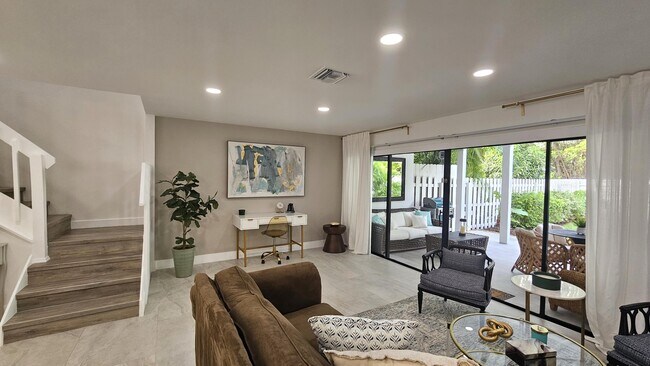 Foto del edificio - 2575 Bessie St