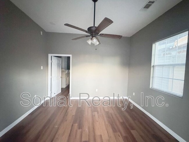 Foto del edificio - 2433 St Anthony St