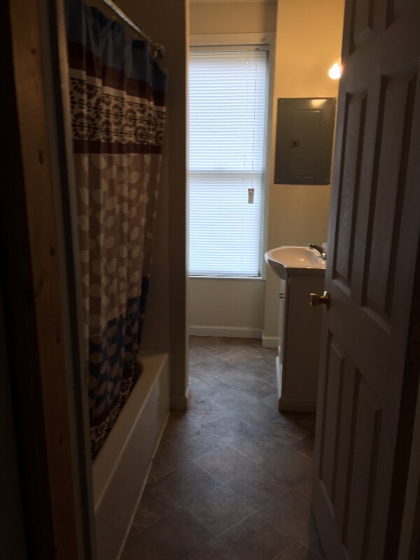 803 Hickory St, Martins Ferry, OH 43935 Room for Rent in Martins Ferry, OH