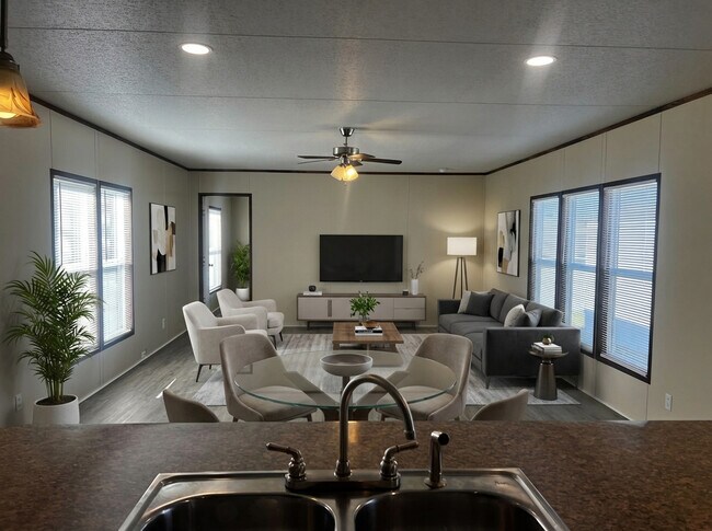 Building Photo - 709 N Collins Fwy