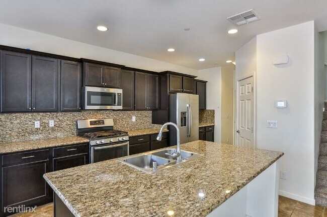 Building Photo - 4 br, 2.5 bath House - 1122 Bradley Bay Ave