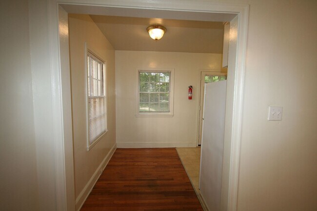 Foto del edificio - Adorable House in Trinity Park with Large ...