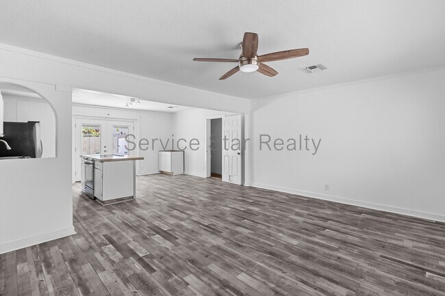 Foto del edificio - 6719 E Latham St