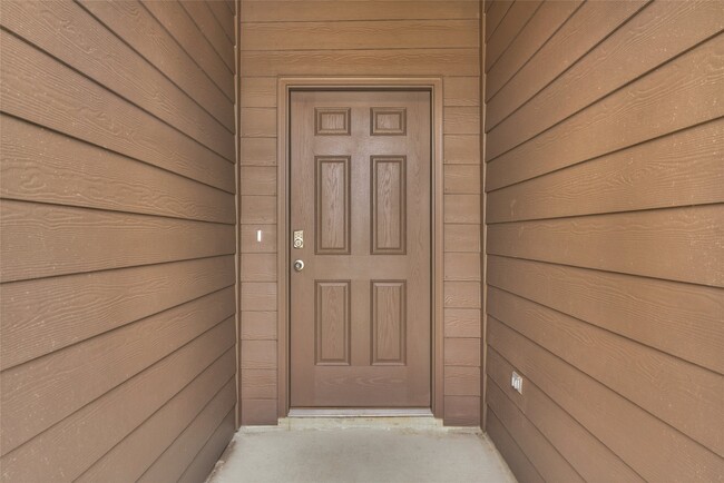 Building Photo - 13868 Rock Island Trl