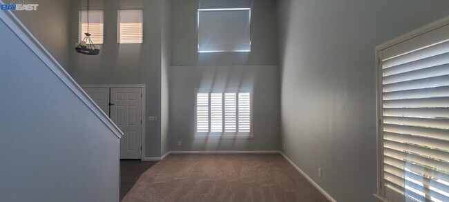 Foto del edificio - 1267 Meadow Dr
