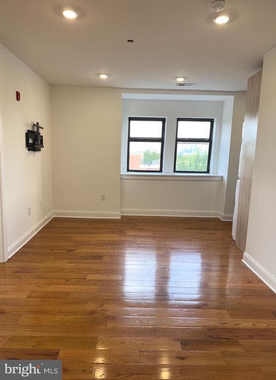 Building Photo - 4126 Parkside Ave