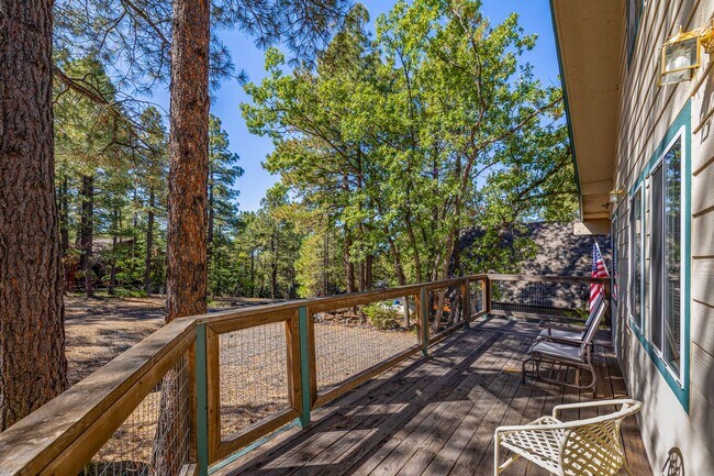 Foto del edificio - 3 bedroom, 2 bathroom, Spacious Scenic Munds Park Home!