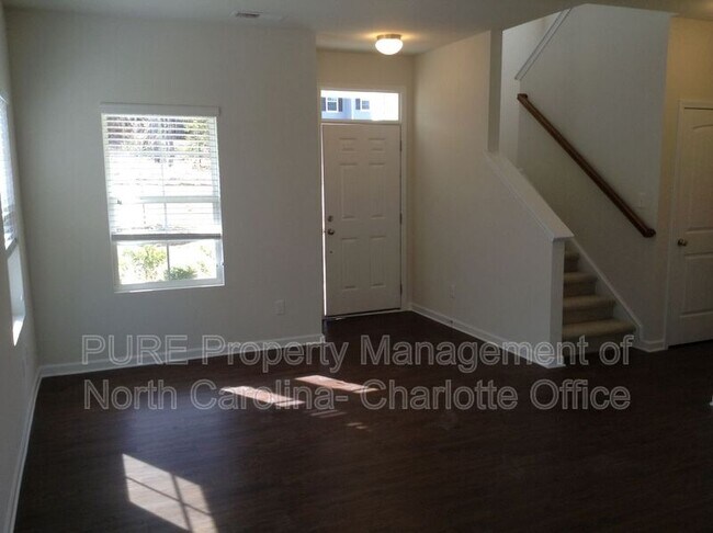 Foto del edificio - 608 Oak Forest Lane