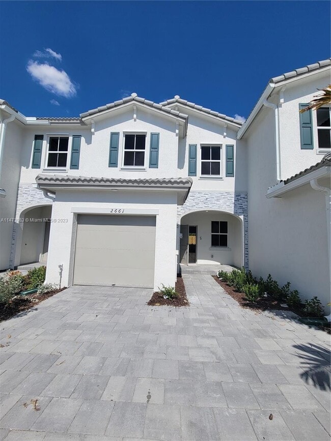 Building Photo - 2621 SE 10th St