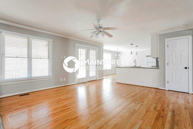 Foto del edificio - 4 Bedroom Pet-Friendly Home in Clayton, NC with Main Street Renewal