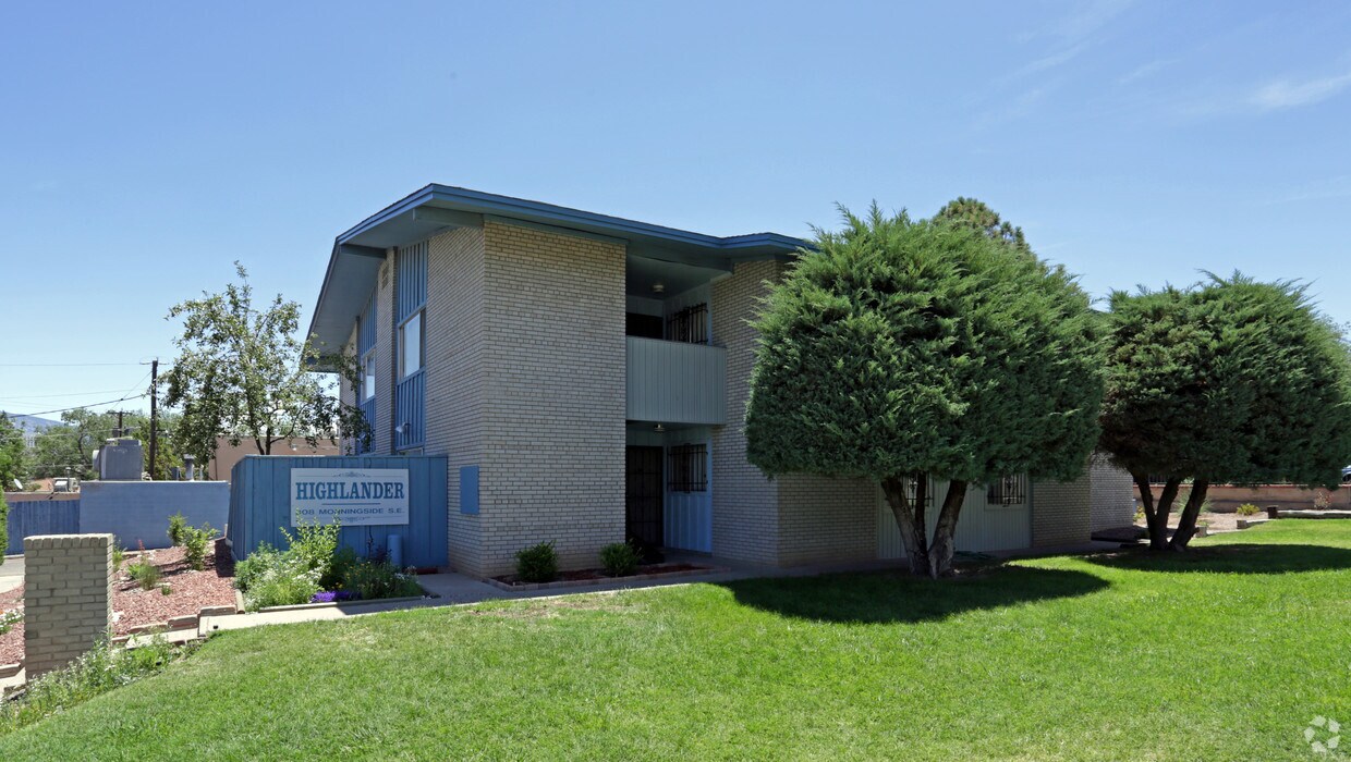 Building Photo - Highlander Apartments
