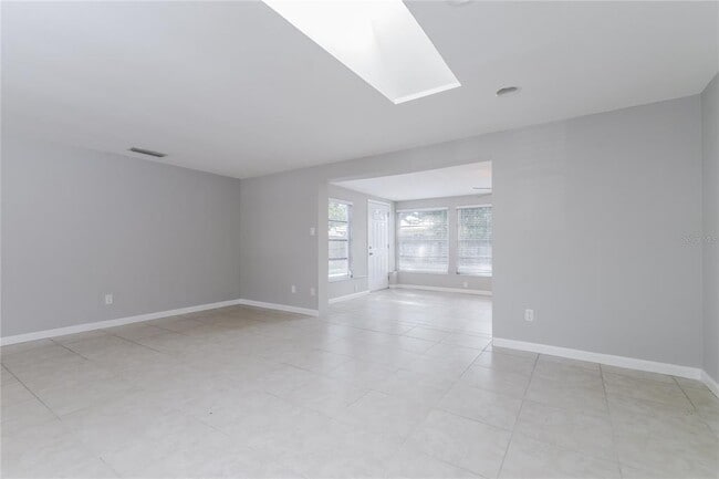 Building Photo - 2652 White Sands Dr