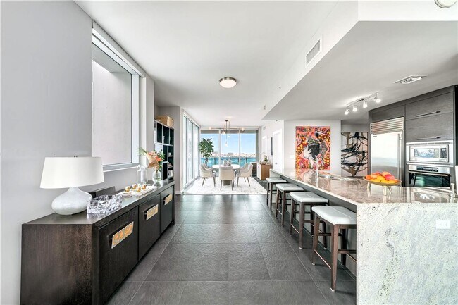 Building Photo - 900 Biscayne Blvd