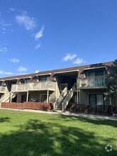 Building Photo - 806 Stone Mountain Dr