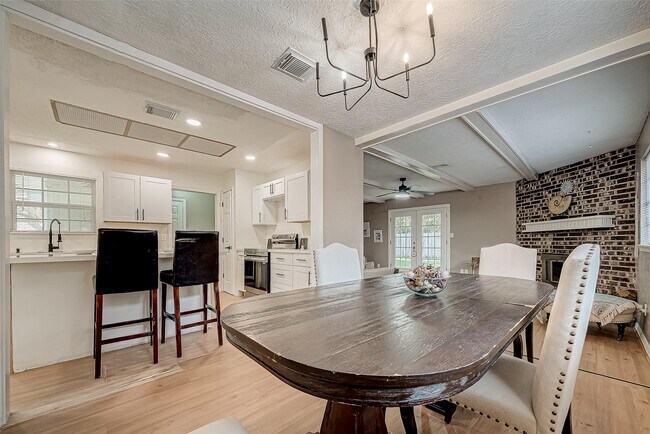 Foto del edificio - 4731 Casemont Dr