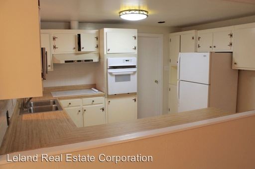 Building Photo - 2304 Plantation Dr