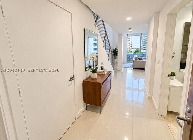Foto del edificio - 1050 Brickell Ave