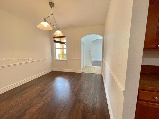 Building Photo - 804 Quartz Ter