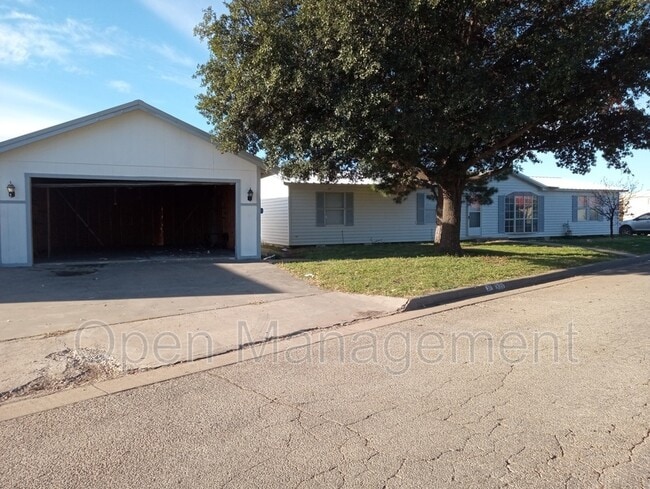 Building Photo - 3070 Ochoco St