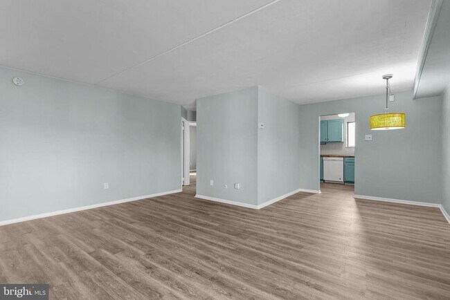 Foto del edificio - 885 N York Rd
