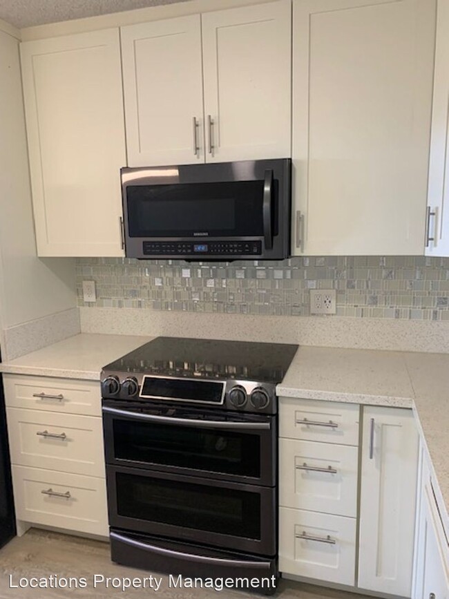 Building Photo - 2 br, 1 bath House - 98-785 Iho Place #B