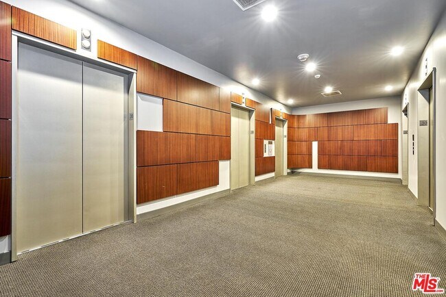 Building Photo - 1100 Wilshire Blvd