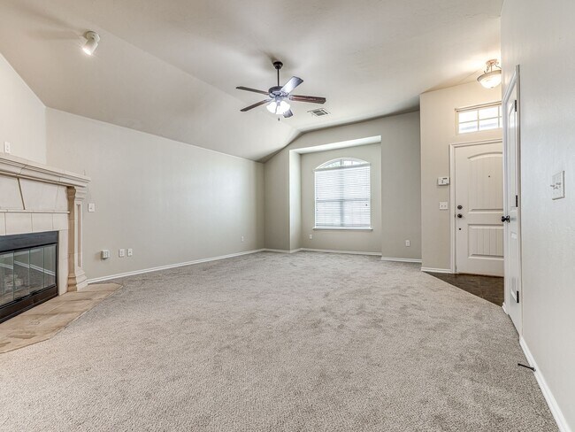Foto del edificio - 3 Bedroom home in Deer Creek ISD - Montague/Sonador Addition - Community Pool