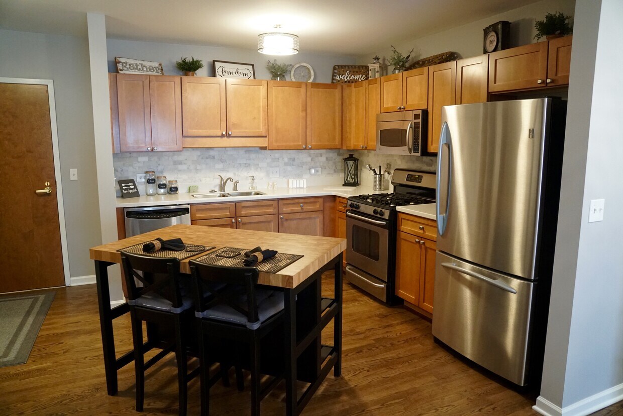 965 Rogers St, Downers Grove, IL 60515 Condo for Rent in Downers Grove, IL