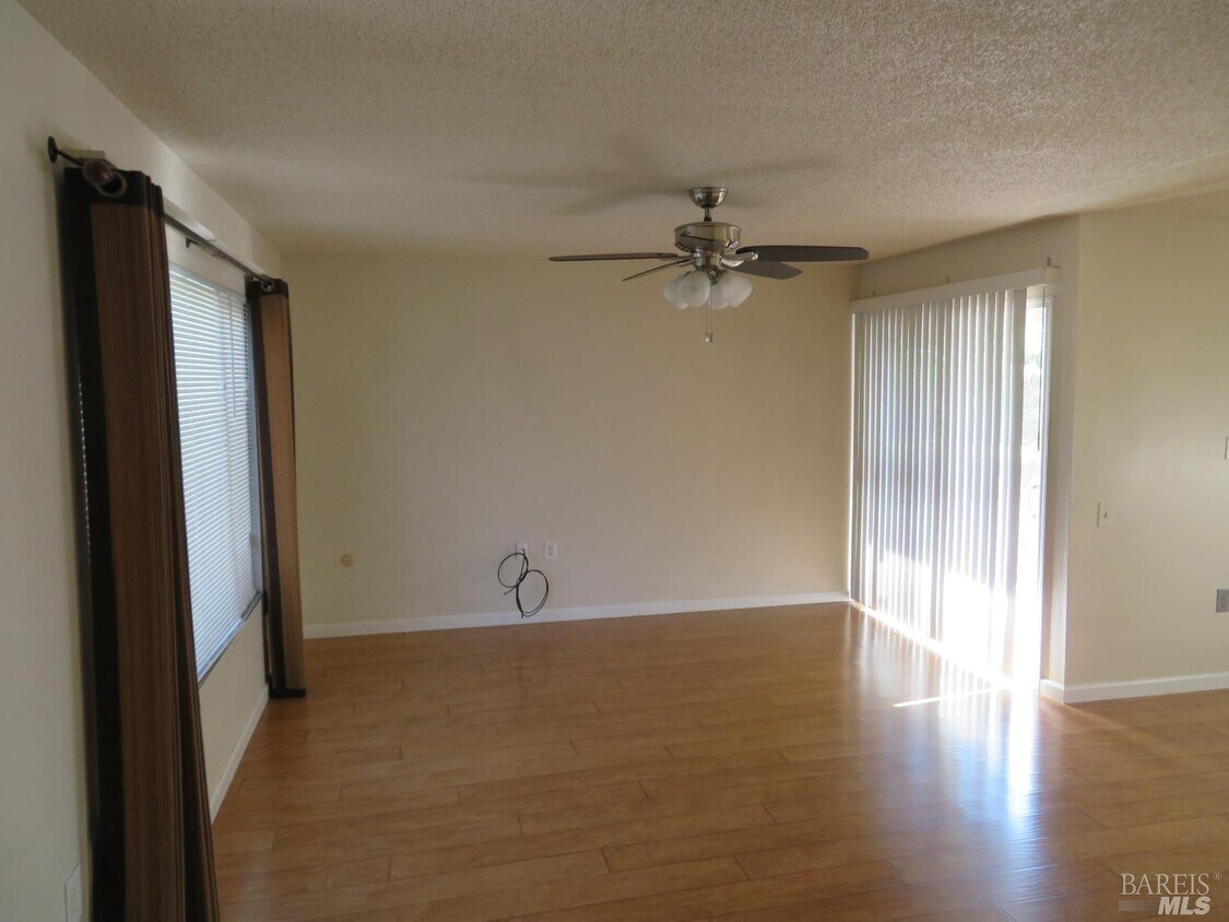 Primary Photo - 205 Olympic Cir