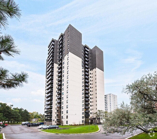 Building Photo - 765 Steeles