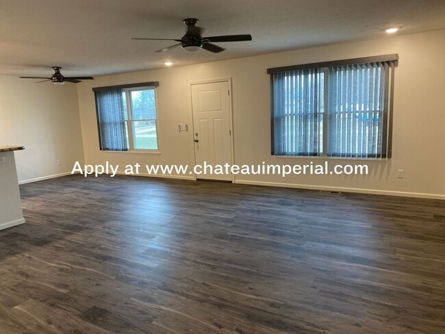 Building Photo - 600 N Bowen Ave