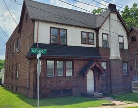 Building Photo - 326 Field Pl