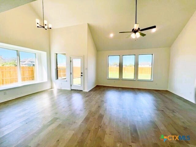 Foto del edificio - 608 Breeze Hollow Ln