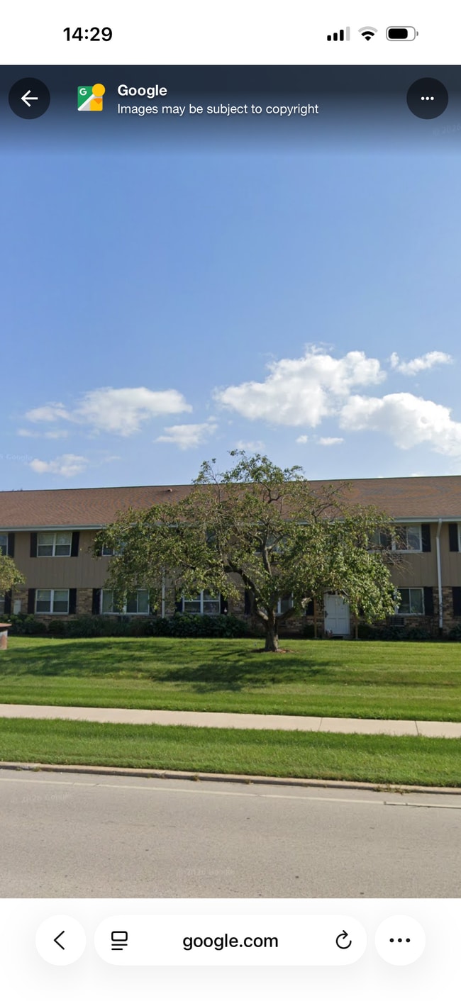 Building Photo - 5901 W Brown Deer Rd