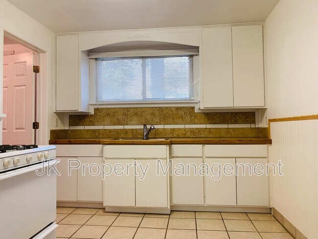 Foto del edificio - 1602 8th Ave N