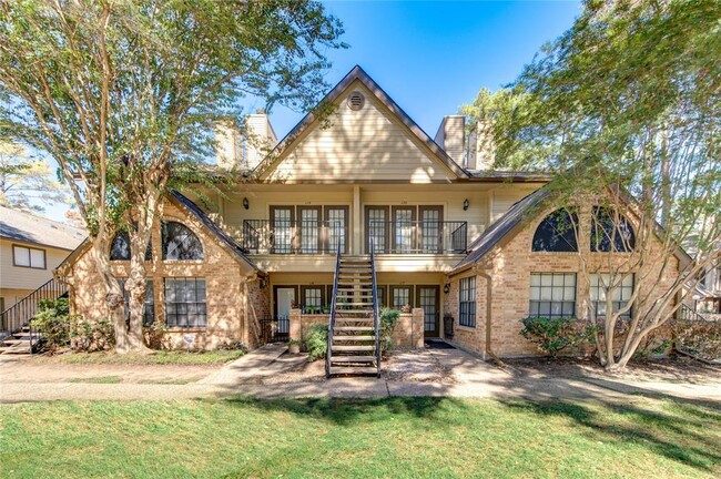 Building Photo - 16800 Sugar Pine Dr