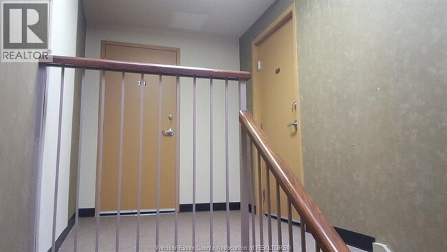 Building Photo - 1060 University Ave W