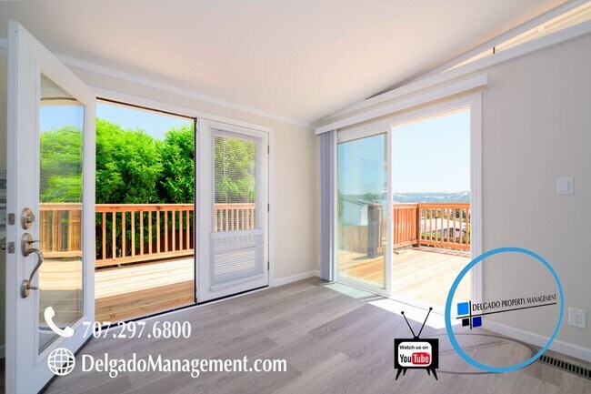 Foto del edificio - Benicia! Gorgeous four bedroom home overlo...