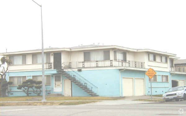Building Photo - 453 S 17th St