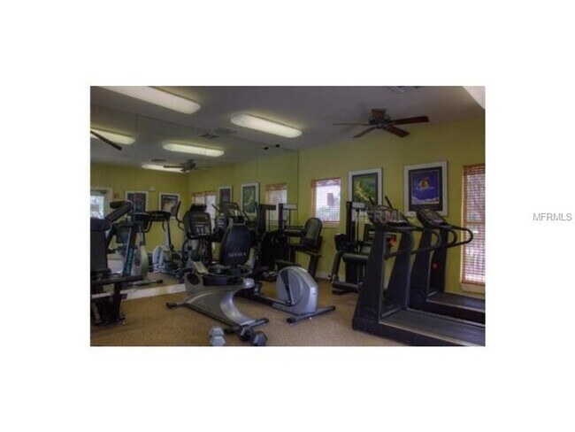 Building Photo - Ground level nice condo