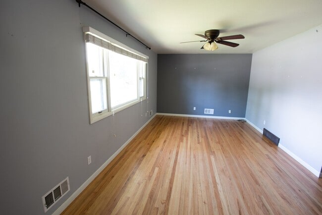 Building Photo - 1060 Briarwood Rd