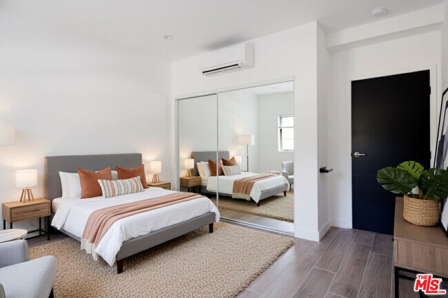 Building Photo - 1238 W 30th St