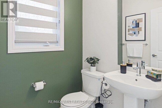 Photo du bâtiment - 399 Barker Pkwy