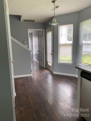 Building Photo - 713 Ablow Dr