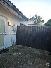 Building Photo - 2920 SW 118th Ave
