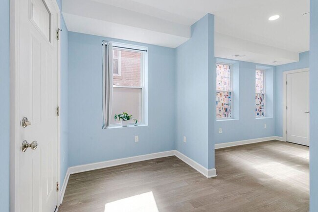 Building Photo - 1929 2nd St NE