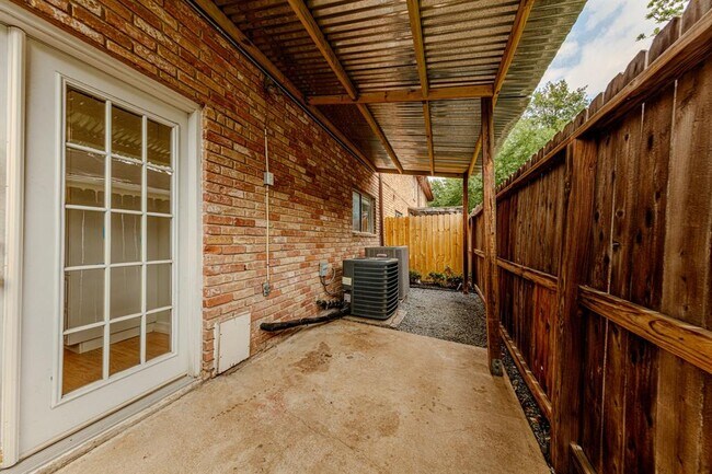 Foto del edificio - 1505 Woodhead St