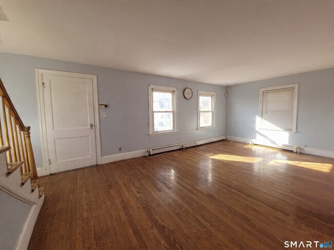 Foto del edificio - 96 Tudor St